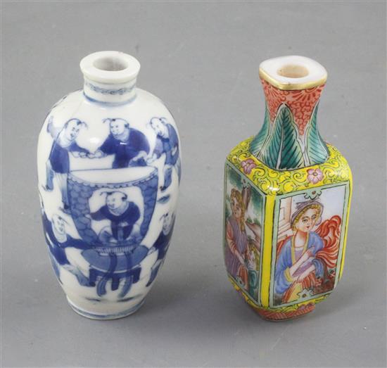 A Chinese blue and white snuff bottle and a Republic period enamelled glass snuff bottle, 7.3cm and 7.4cm